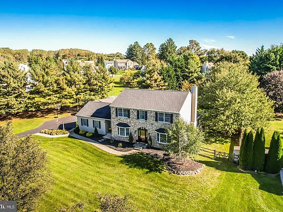 3rd image of 24 Ramblewood Dr
