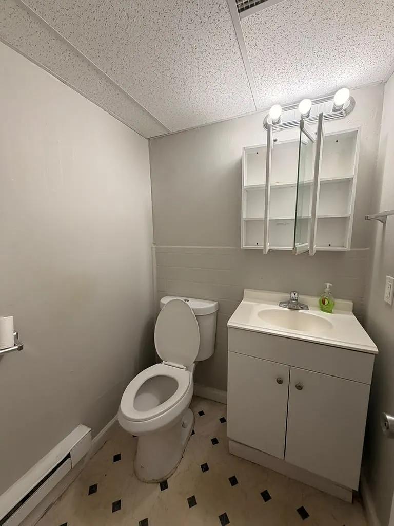 2 bed, 1.5 bath, $1,700 — Photo 4
