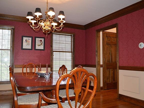 3rd image of 2226 Edgeview Dr
