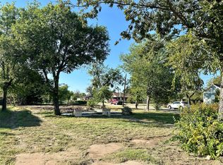 315 W Cedar St, Coleman, TX 76834