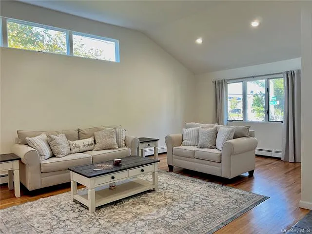 4 bed, 3.0 bath, 2271 sqft, $6,500 — Photo 4