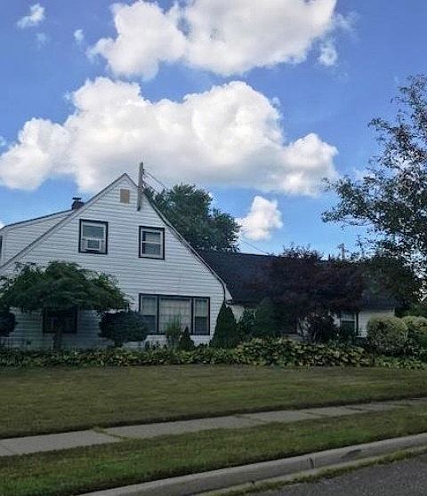 2nd image of 51 Boat Ln