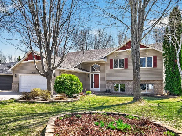 2810 Oak Ridge Dr, Monticello, MN 55362