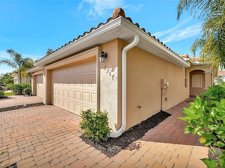 2567 Vine Ave — Photo 20