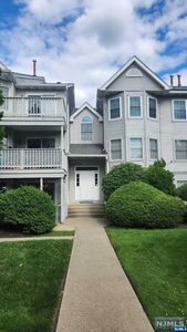 37 Quartz Ln, Paterson, NJ, 07501