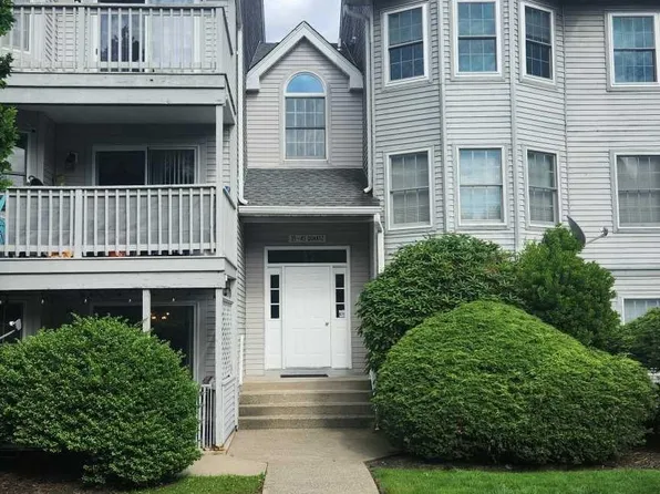 37 Quartz Ln, Paterson, NJ 07501