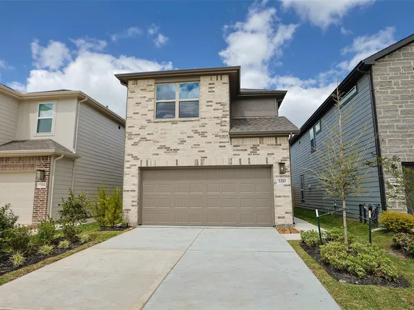 2210 Villa Clara Dr, Friendswood, TX 77546
