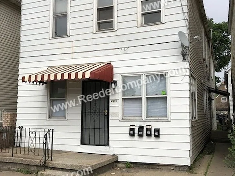 4915 Homerlee Avenue — Photo 4
