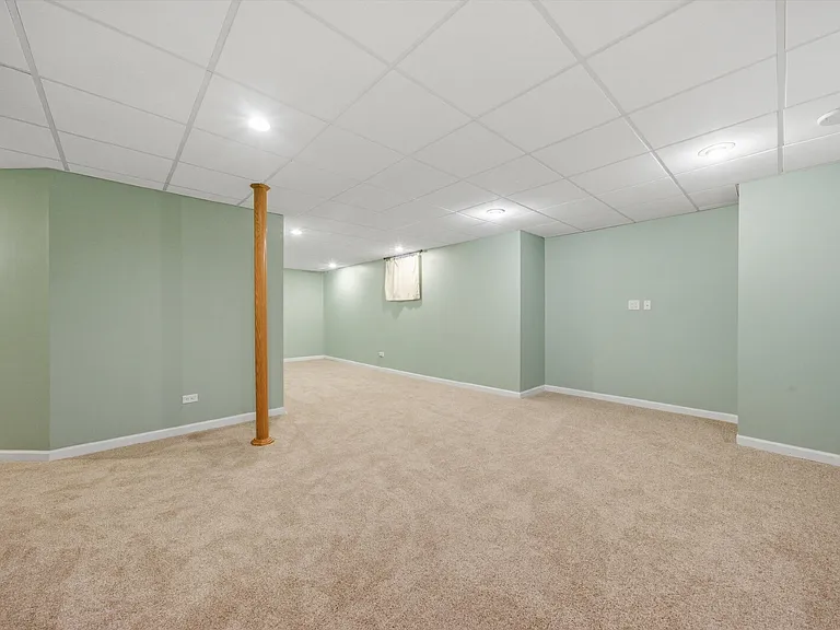 1090 Aster Ct — Photo 31