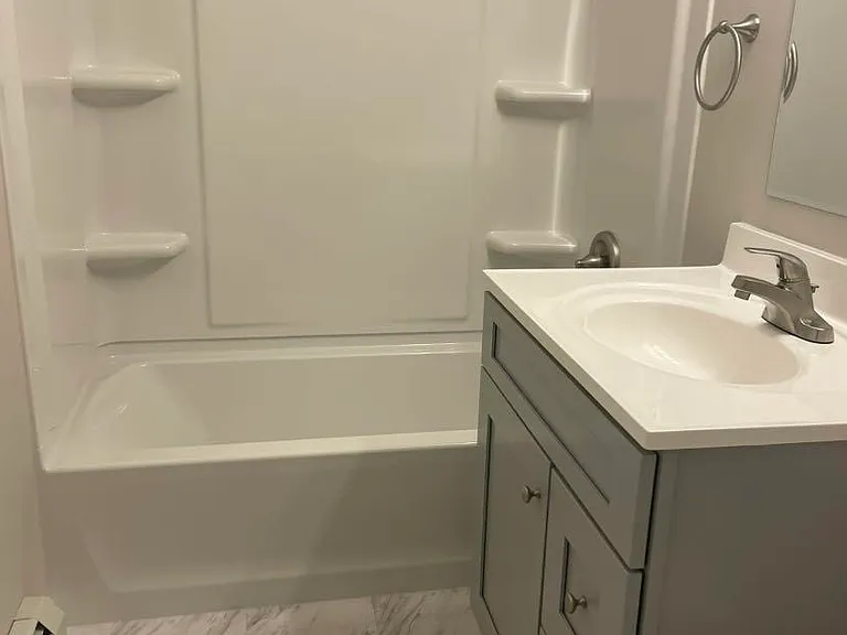 735 Greens Ave #19A — Photo 9