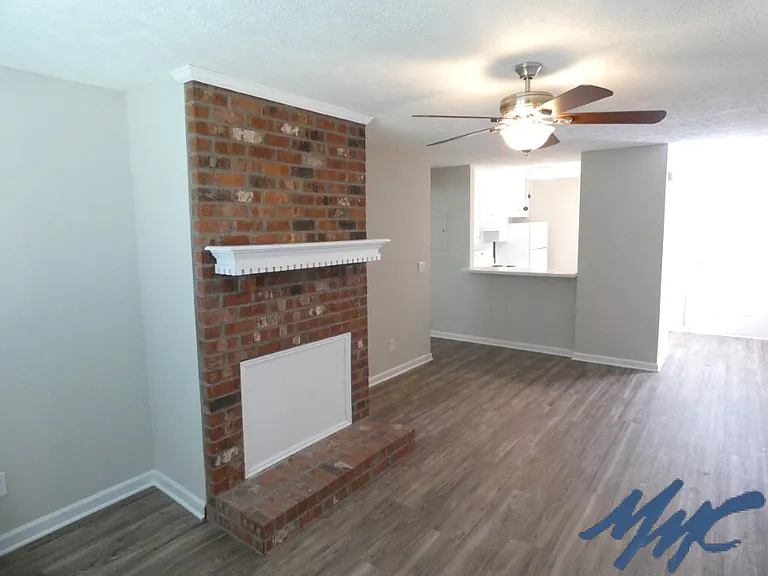 1210 Hamilton Dr — Photo 8