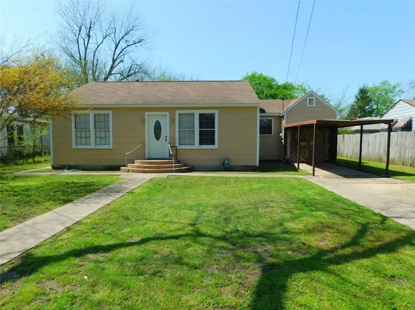 206 S Preston St, Wolfe City, TX 75496