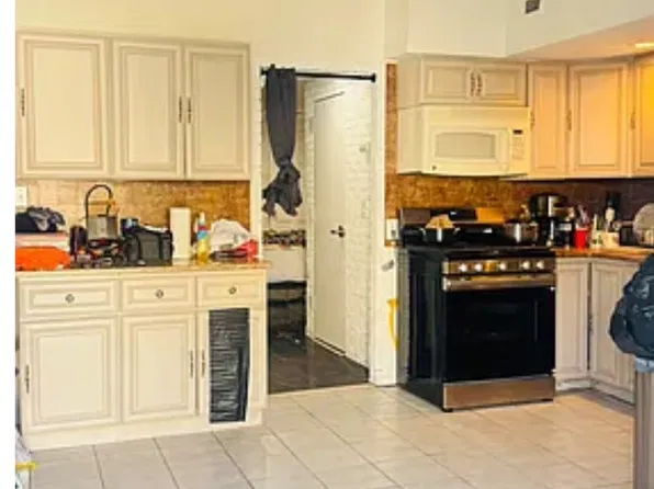 (undisclosed Address), Bronx, NY 10465