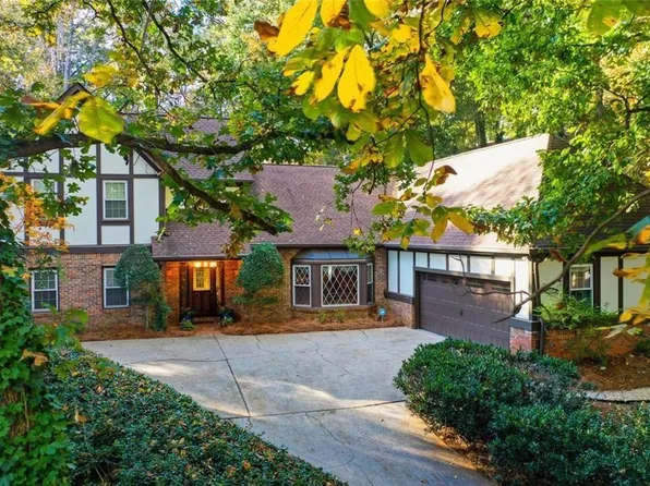 180 Valley Cv, Sandy Springs, GA 30350