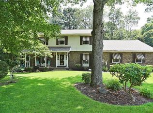 685 Briarwood Rd, Hermitage, PA 16148