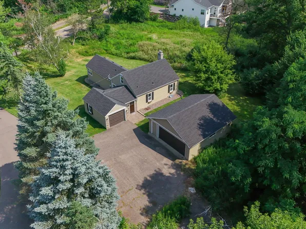 1922 Oakland Rd, Hopkins, MN 55305