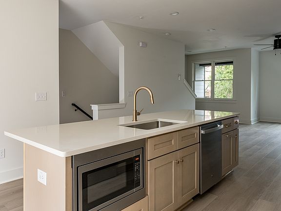 KH_302EugeniaSt_Web-2551_04182023