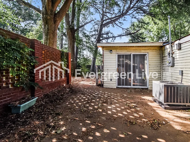 8256 Southaven Cir W — Photo 13