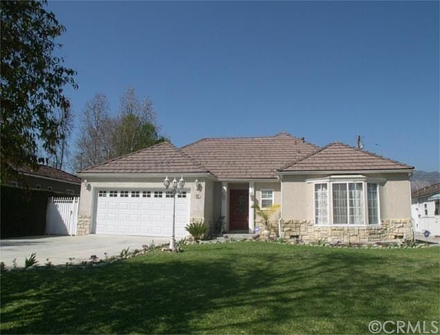 1st image of 925 Portola Dr