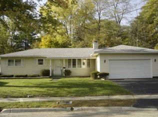 425 Maplewood Ct, Adrian, MI 49221