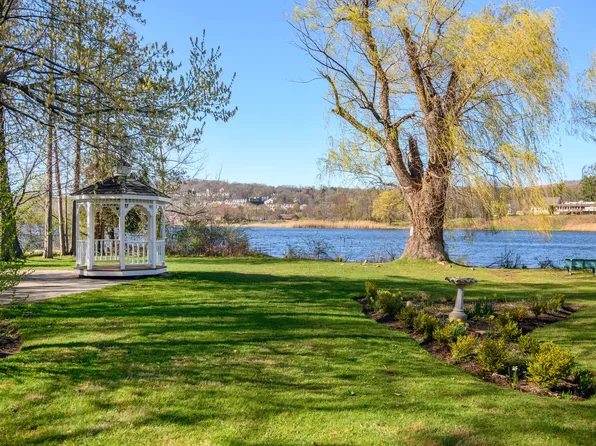 73 Boulevard Drive #6, Danbury, CT 06810