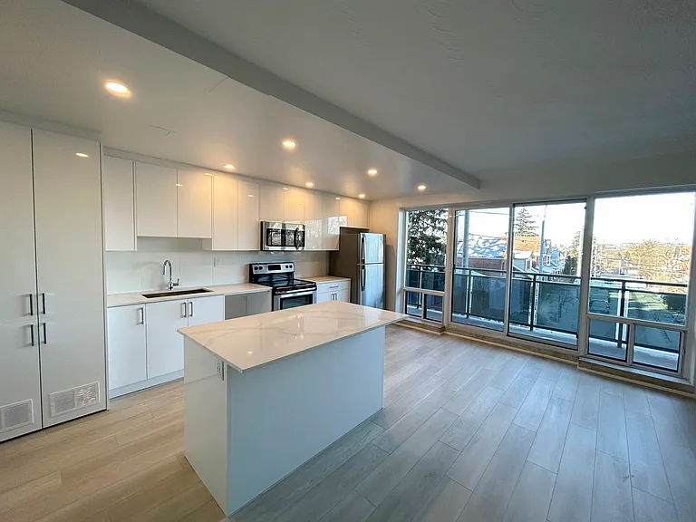 157 Pearl St S — Photo 3