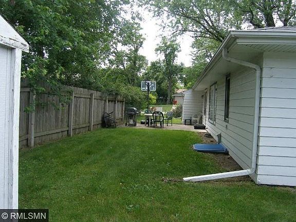 3rd image of 421 W 102nd St