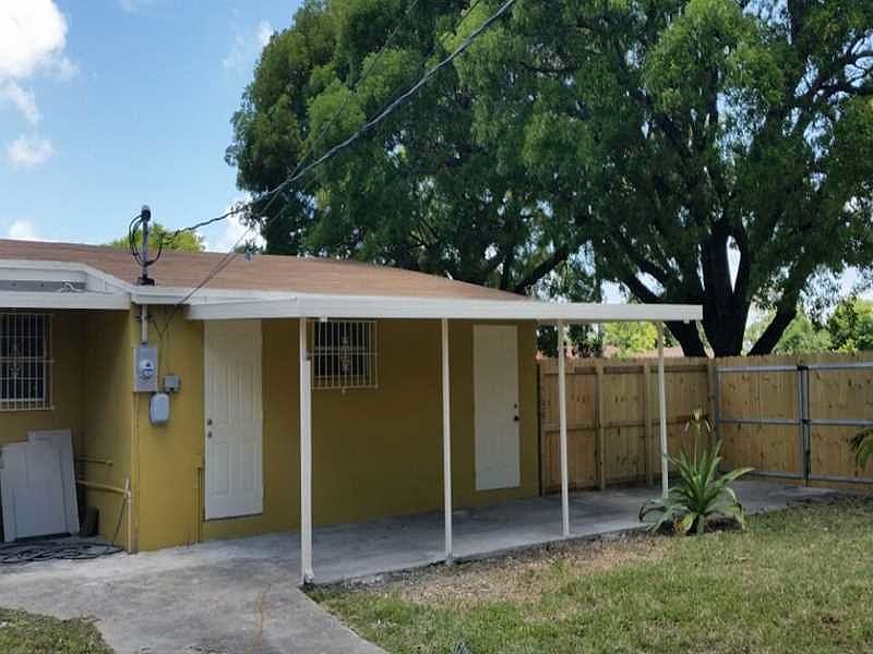 2nd image of 689 W 34th St