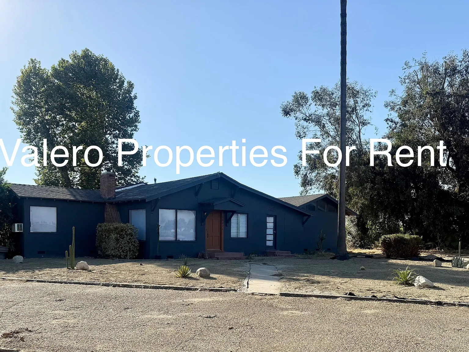 3 bed, 2000 sqft, $2,400 — Photo 1