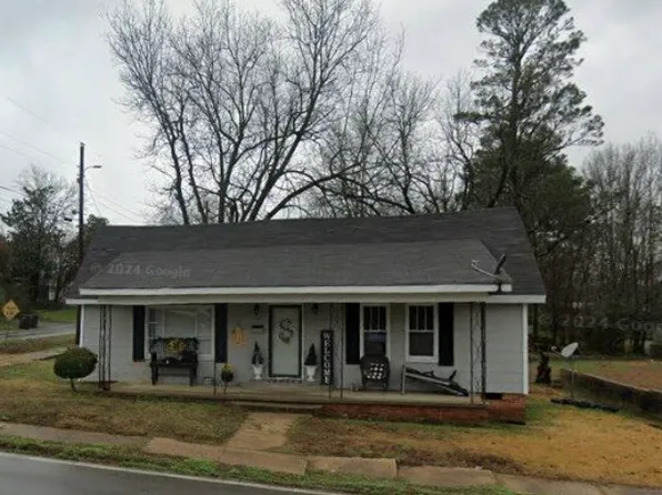 239 S 4th St, Baldwyn, MS 38824