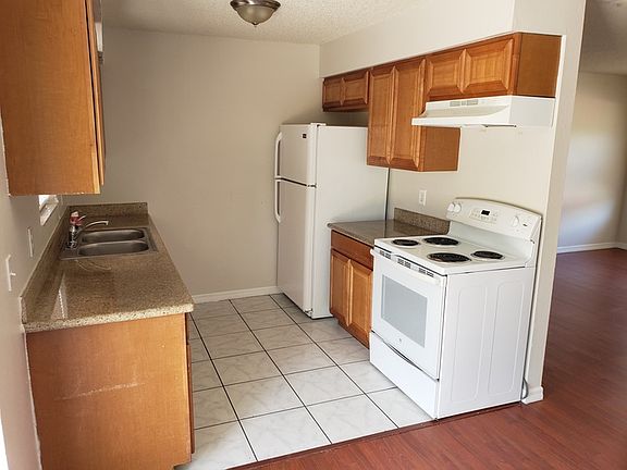 4th image of 661 Gulliver Ave