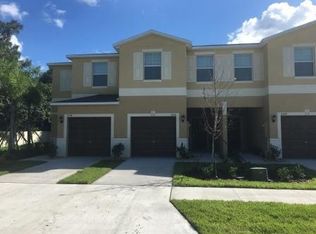 2106 Golden Falcon Dr, Ruskin, FL 33570