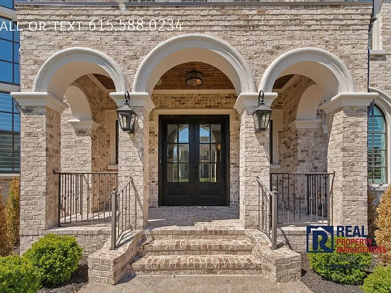9220 Lehigh Dr — Photo 2