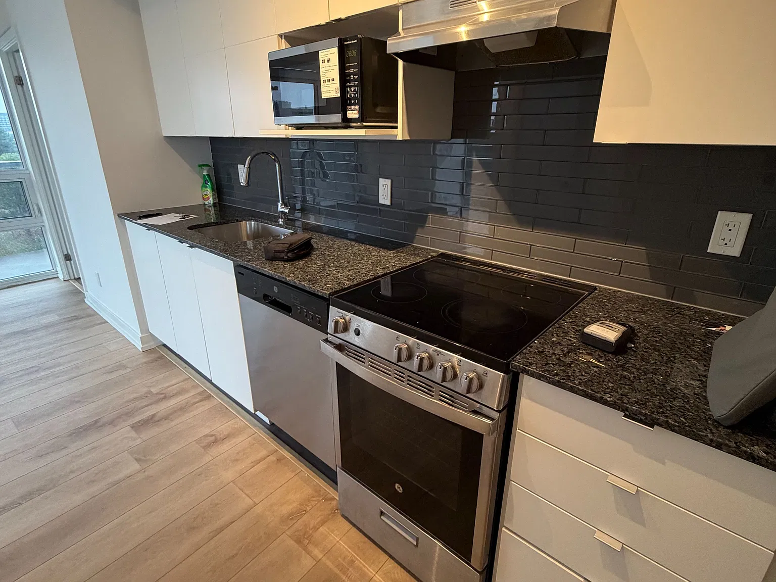 2 bed, $2,400 — Photo 4