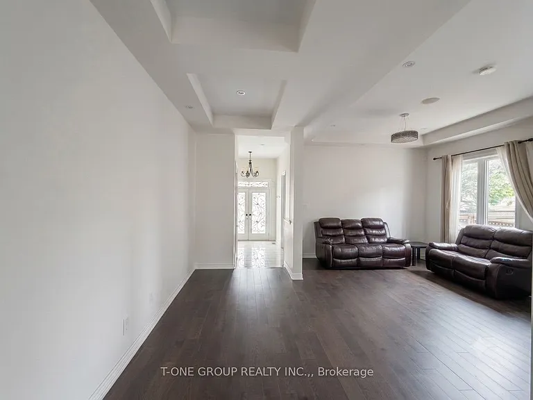 82 Fred McLaren Blvd — Photo 4