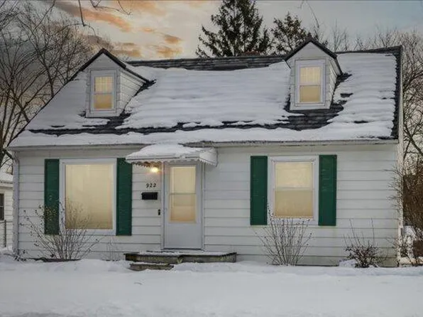 922 Canterbury St SW, Wyoming, MI 49509