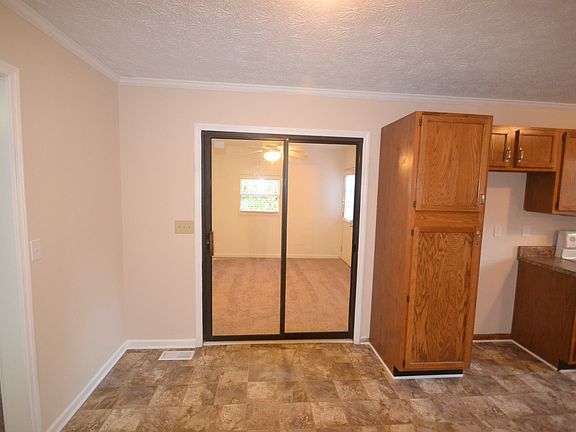 4th image of 2976 Fredrick Dr