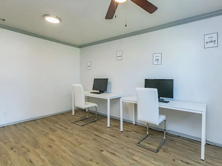 Aspen Place Apartments - June Rent FREE: Move-In by 6/15! — Photo 41