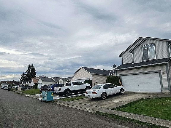4th image of 19606 13th Ave E