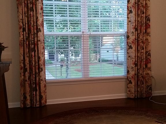 3rd image of 2928 Goldfinch Cir