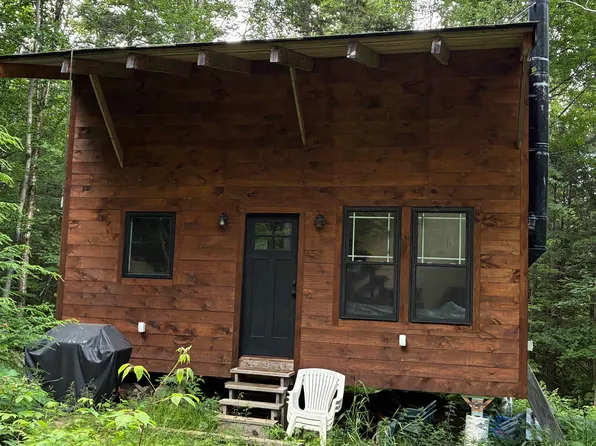 25 Elvas Way, Dover, VT 05356