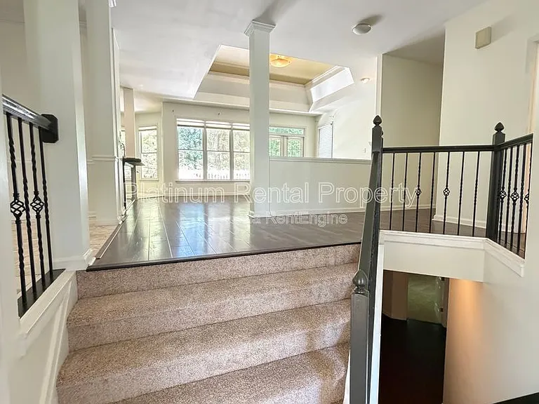 5975 Waterford Pl — Photo 6
