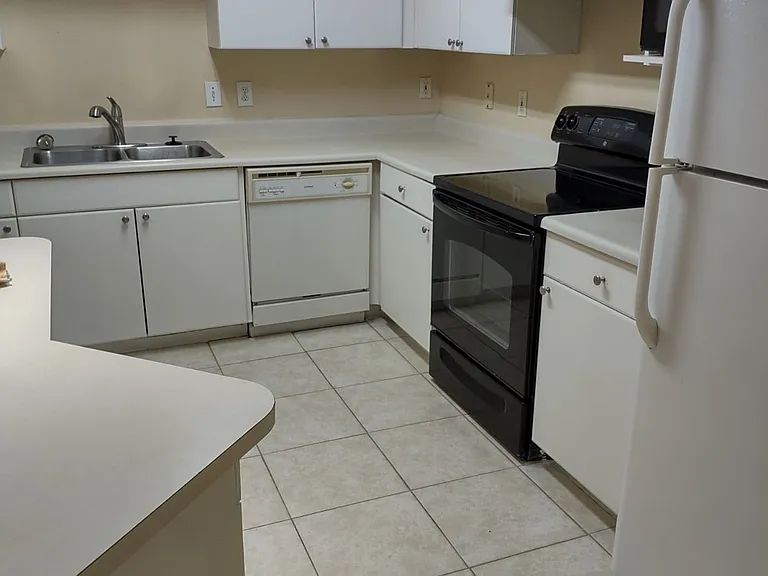 3591 Kernan Blvd S #404 — Photo 9