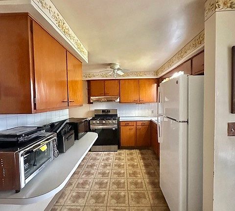 3rd image of 1820 W 23rd St