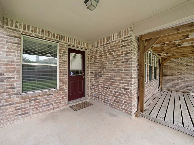 2105 Arthur St — Photo 23