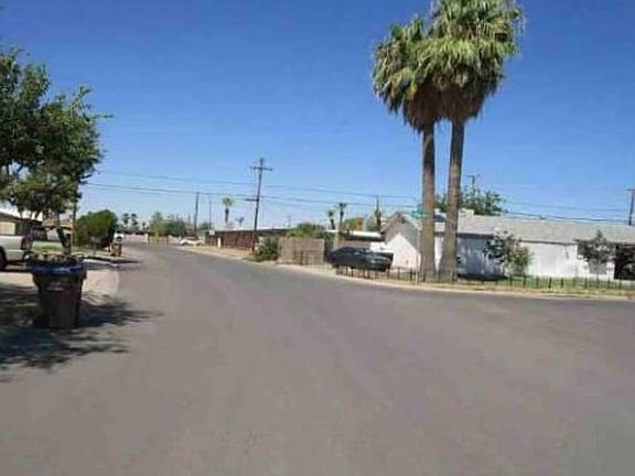 Exterior Neighborhood (street photo)