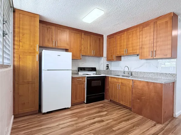 1452 Liholiho St APT 501, Honolulu, HI 96822