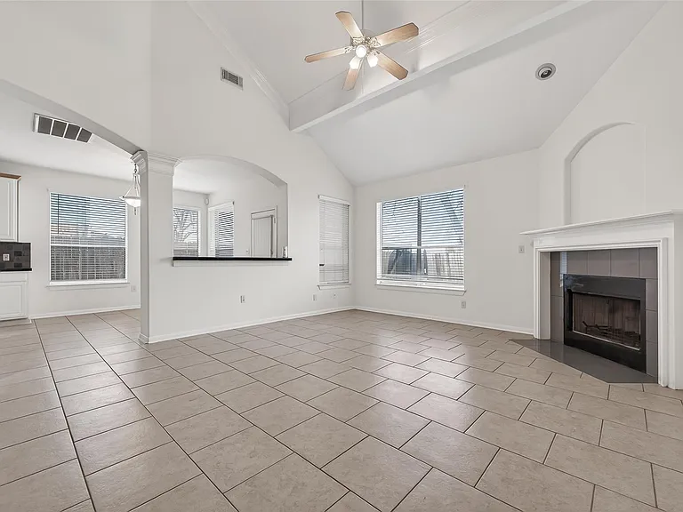 14914 W Bend Dr — Photo 29
