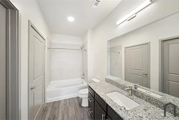 651 E Finley Blvd — Photo 3