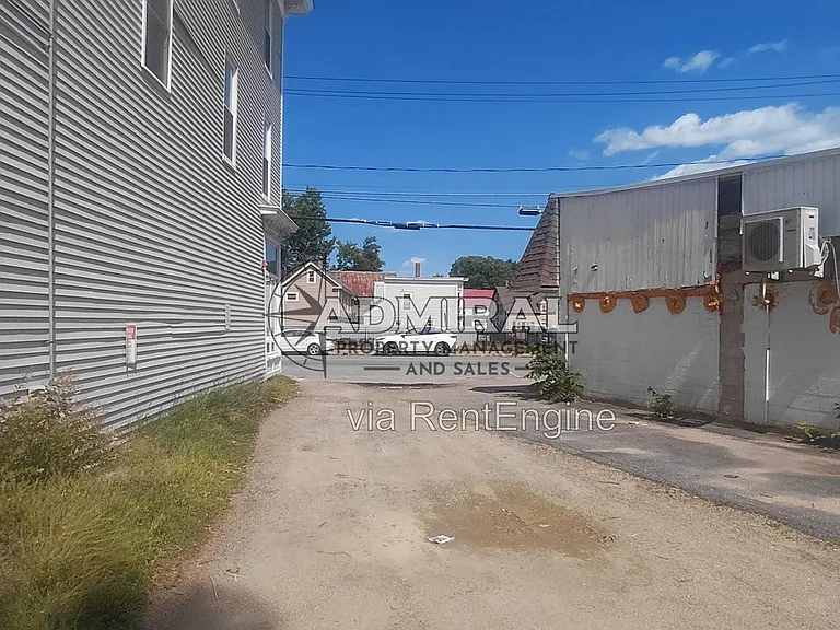 474 Main St #3 — Photo 8